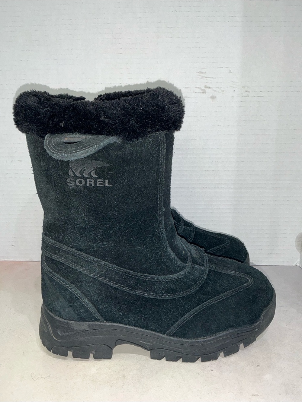6W Sorel Women's Black Faux-Fur Cuff Suede Winter Boots NWOT waterproof